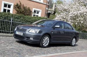 Toyota Avensis 2003 года